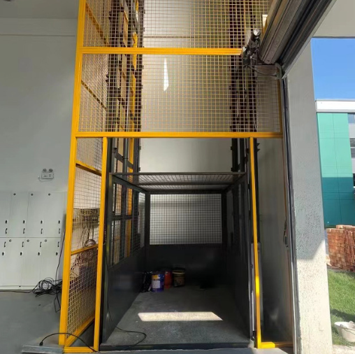 深圳导轨式升降机助力物流园破解运输难题